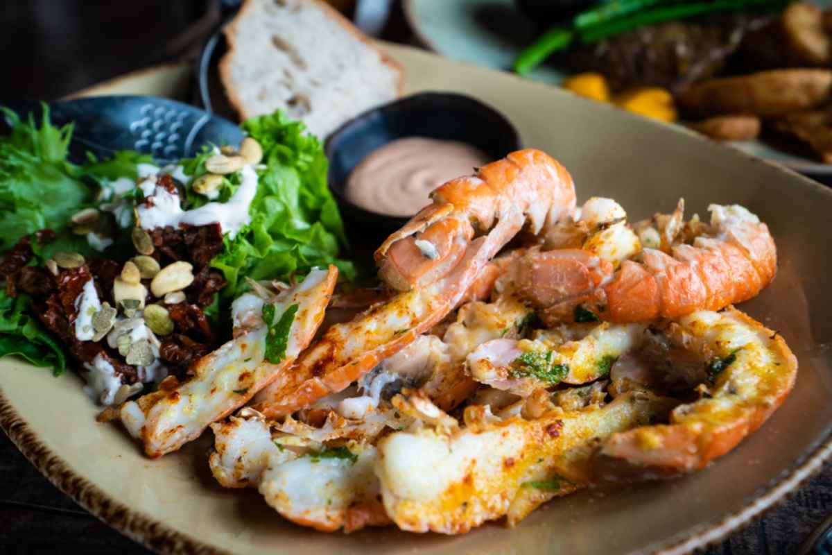 Humar: Icelandic Lobster Icelandic Lobster served with cocktail sauce and salad