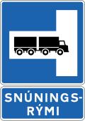 Turning space for large vehicles on the right