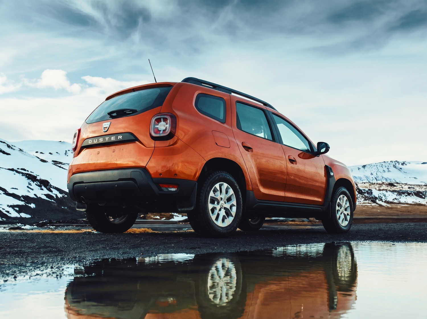 Dacia Duster Used. A reliable 4x4 rental vehicle in Iceland, perfect for off-road driving on Iceland's F roads with unlimited mileage for rugged terrain exploration.