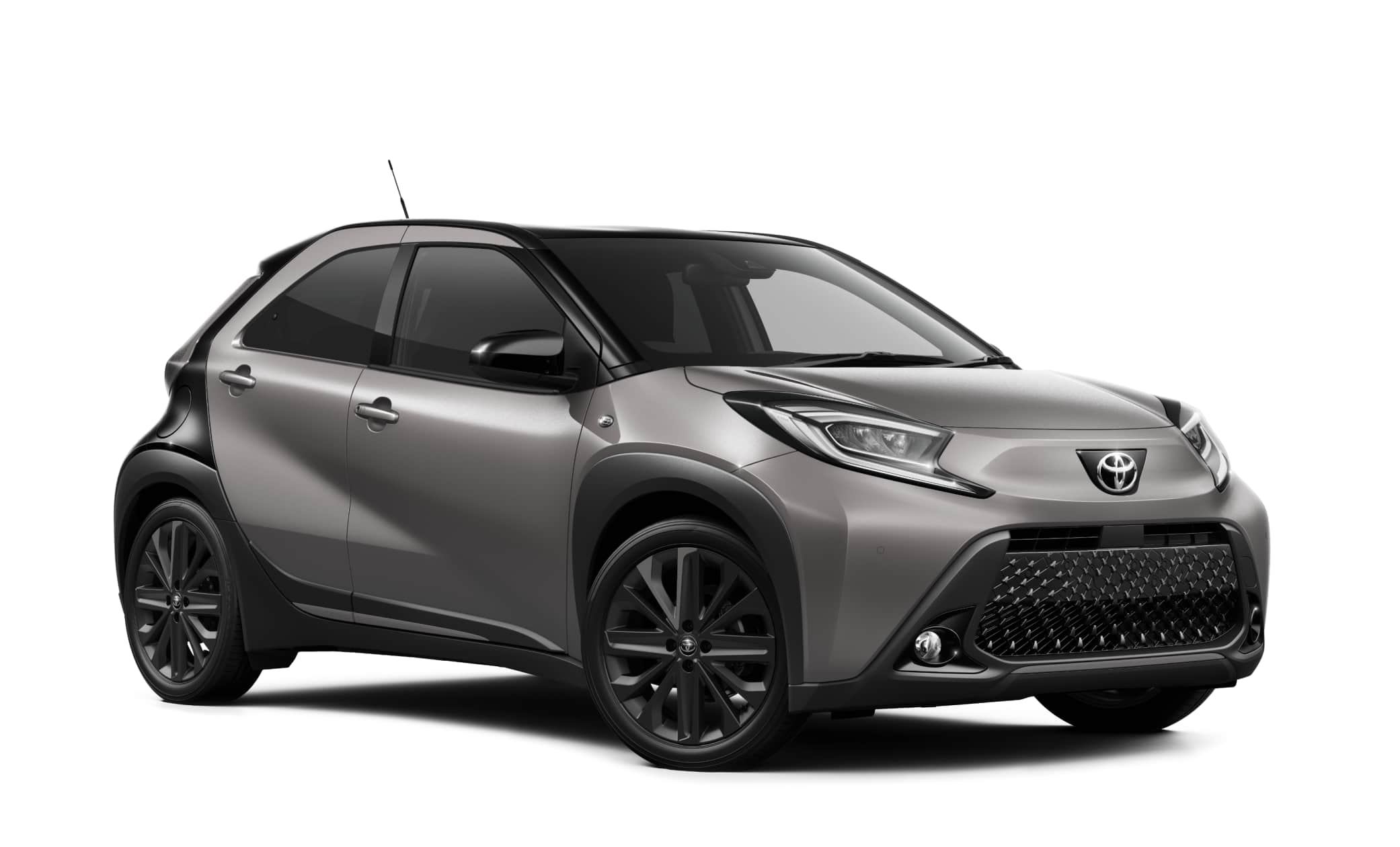 Kompakter Toyota Aygo in Metallic-Grau mit Schaltgetriebe, ideal für 4 Personen und perfekt für den Stadtverkehr in Island.