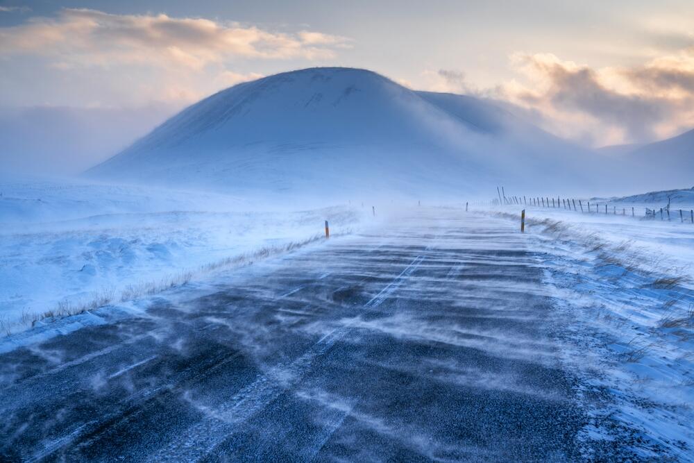 Guide ultime des pneus neige en Islande : quand et comment