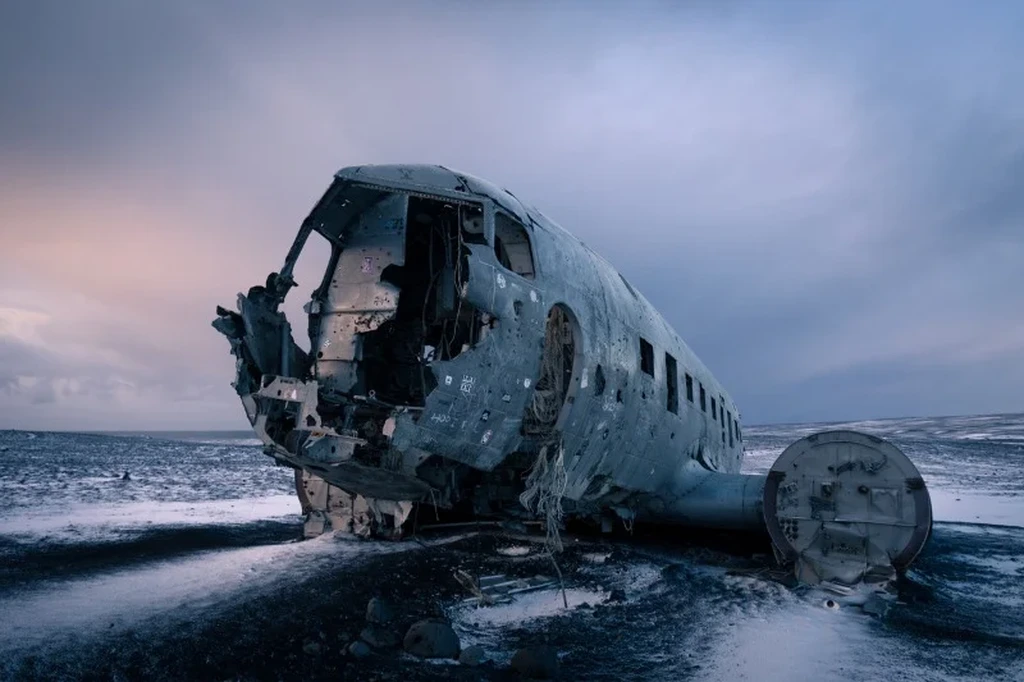 fuselage détruit du DC-3 dans le sud de l'Islande
